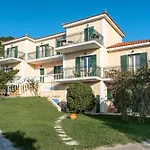 Anemona C *